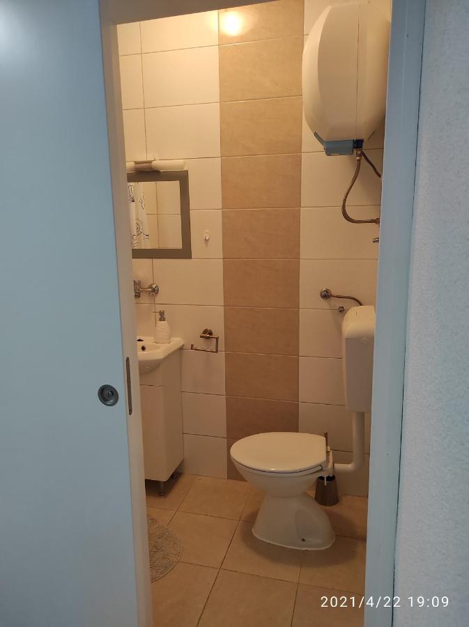 Apartmani Quattro Starigrad Paklenica Exterior foto