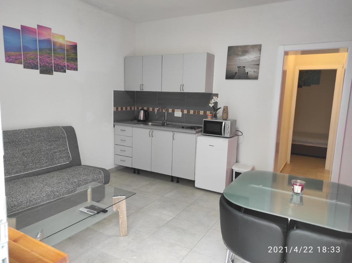 Apartmani Quattro Starigrad Paklenica Exterior foto