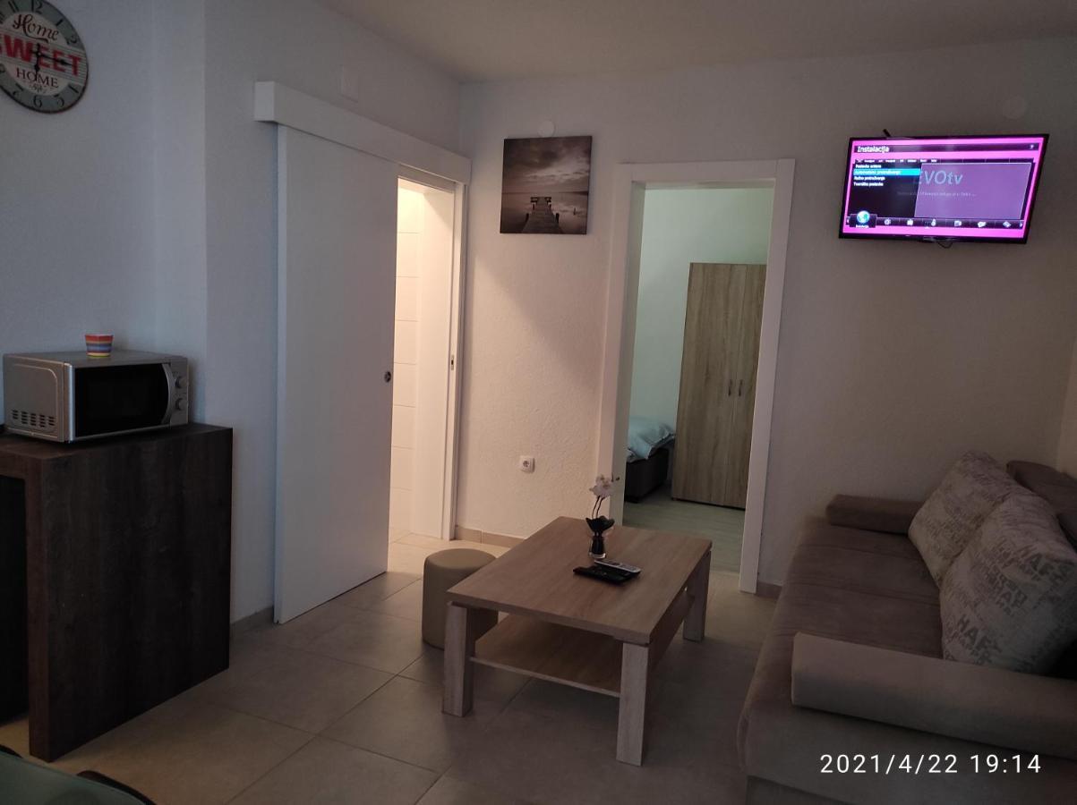 Apartmani Quattro Starigrad Paklenica Exterior foto