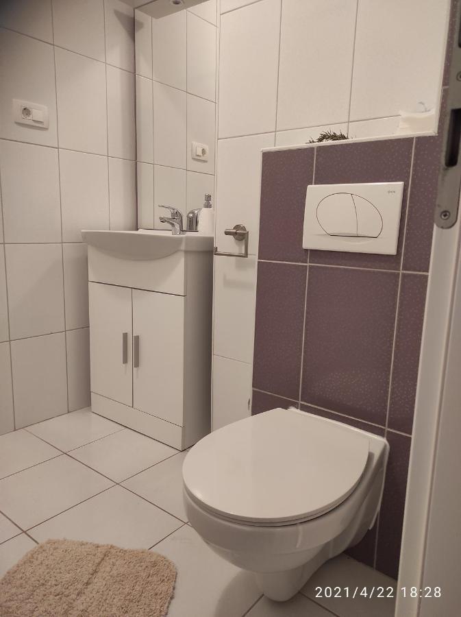 Apartmani Quattro Starigrad Paklenica Exterior foto