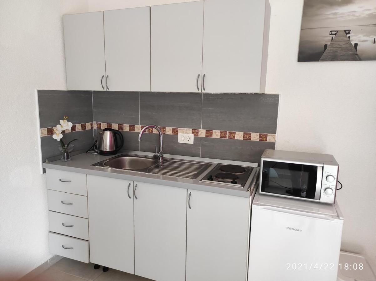 Apartmani Quattro Starigrad Paklenica Exterior foto