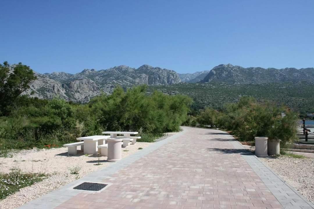 Apartmani Quattro Starigrad Paklenica Exterior foto
