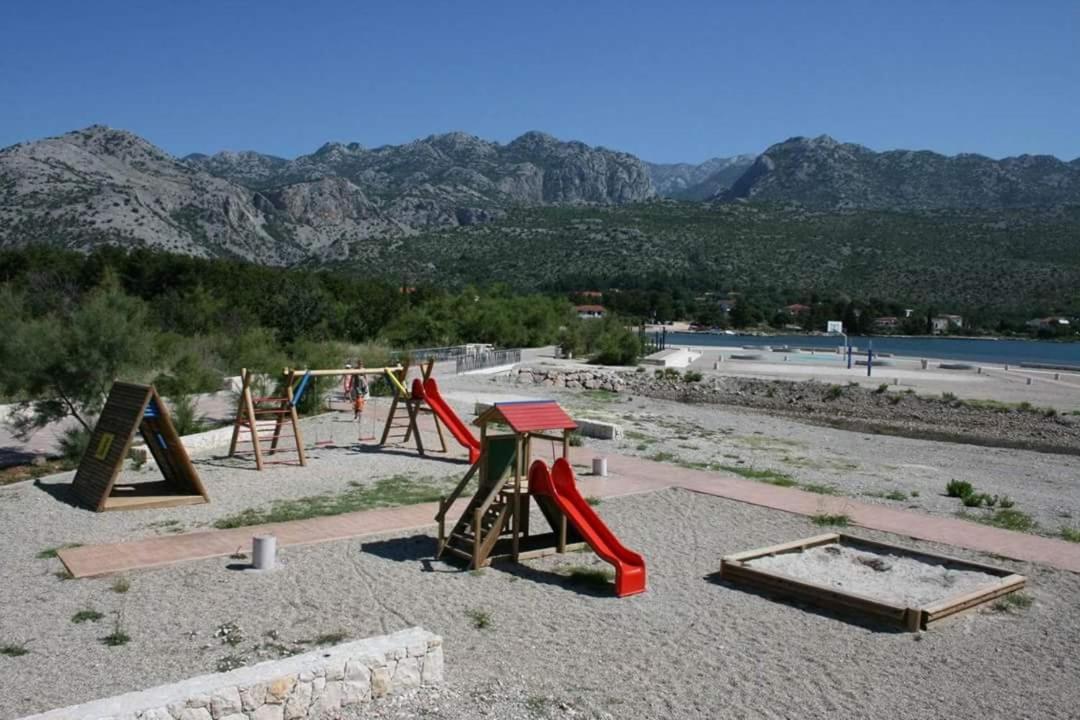 Apartmani Quattro Starigrad Paklenica Exterior foto