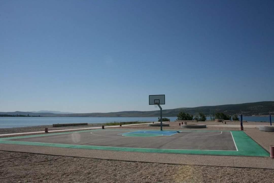 Apartmani Quattro Starigrad Paklenica Exterior foto