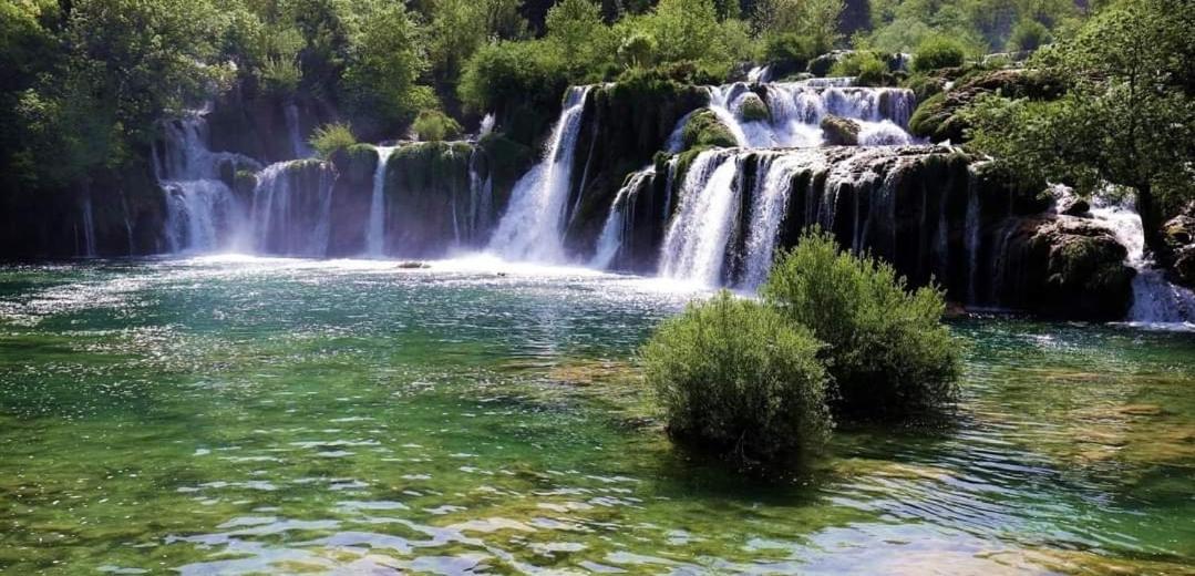 Apartmani Quattro Starigrad Paklenica Exterior foto